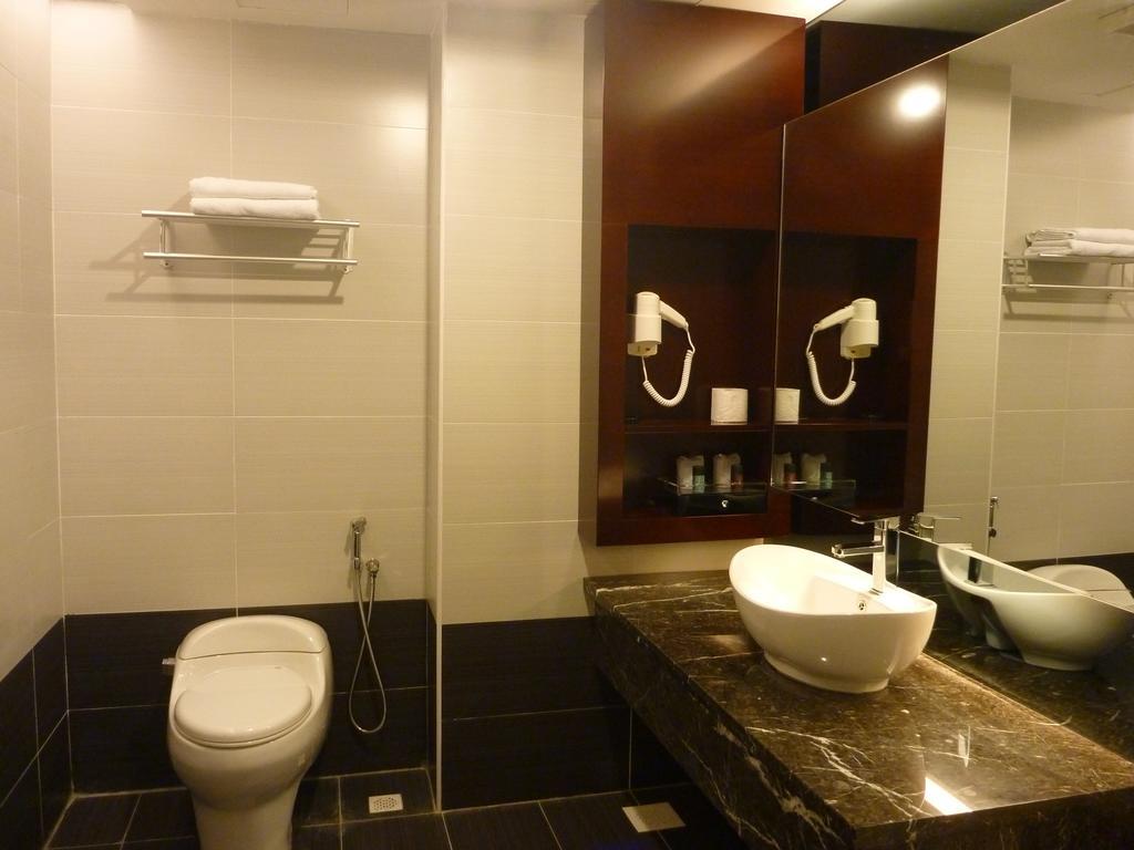 Pariss Hotel Johor Bahru Dış mekan fotoğraf