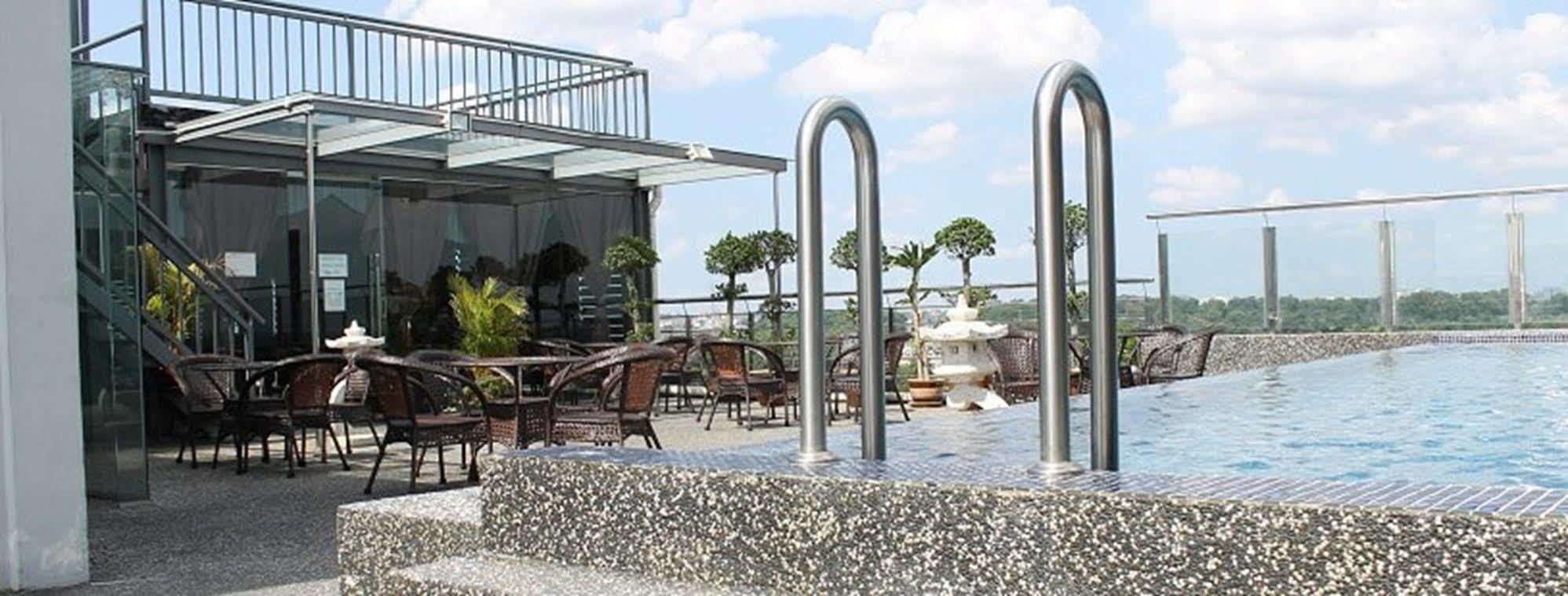 Pariss Hotel Johor Bahru Dış mekan fotoğraf